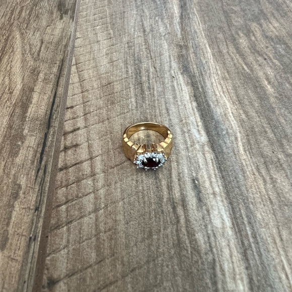 Red Gemstone & Rhinestone Gold Ring - Picture 4 of 6